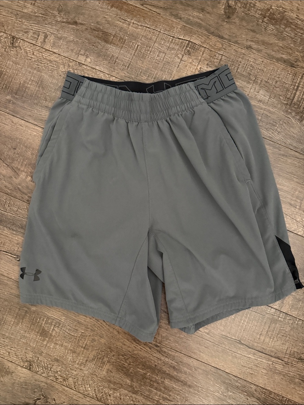 UA Men’s Fitted short